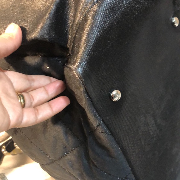 Chanel tote sold ❌Luxonlinecanadafbpage - Picture 7 of 17